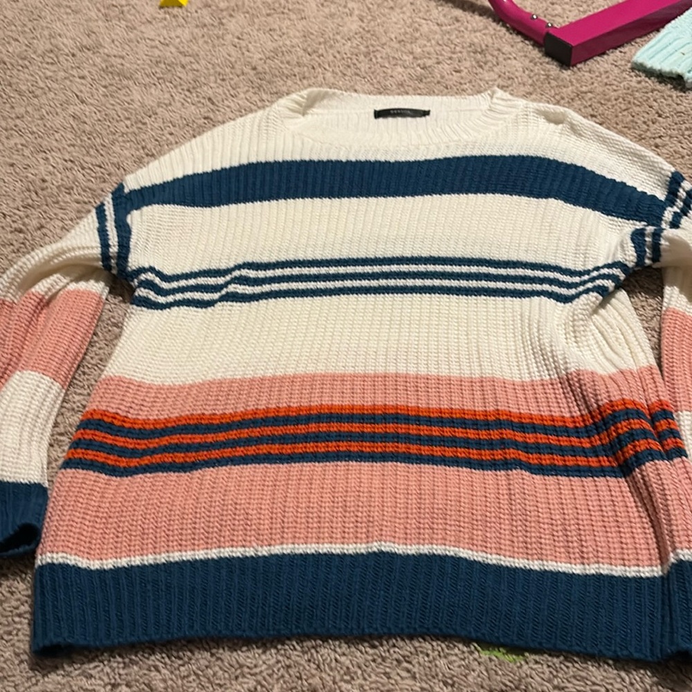 Zesica sweater size L